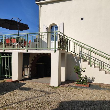 Lucriolla Hotel Oree-d'Anjou Bagian luar foto