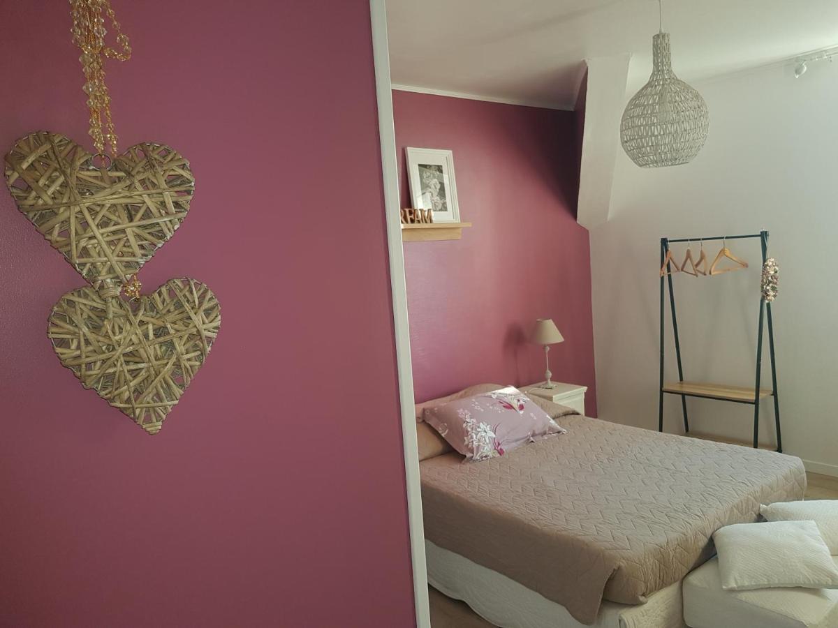 Lucriolla Hotel Oree-d'Anjou Bagian luar foto
