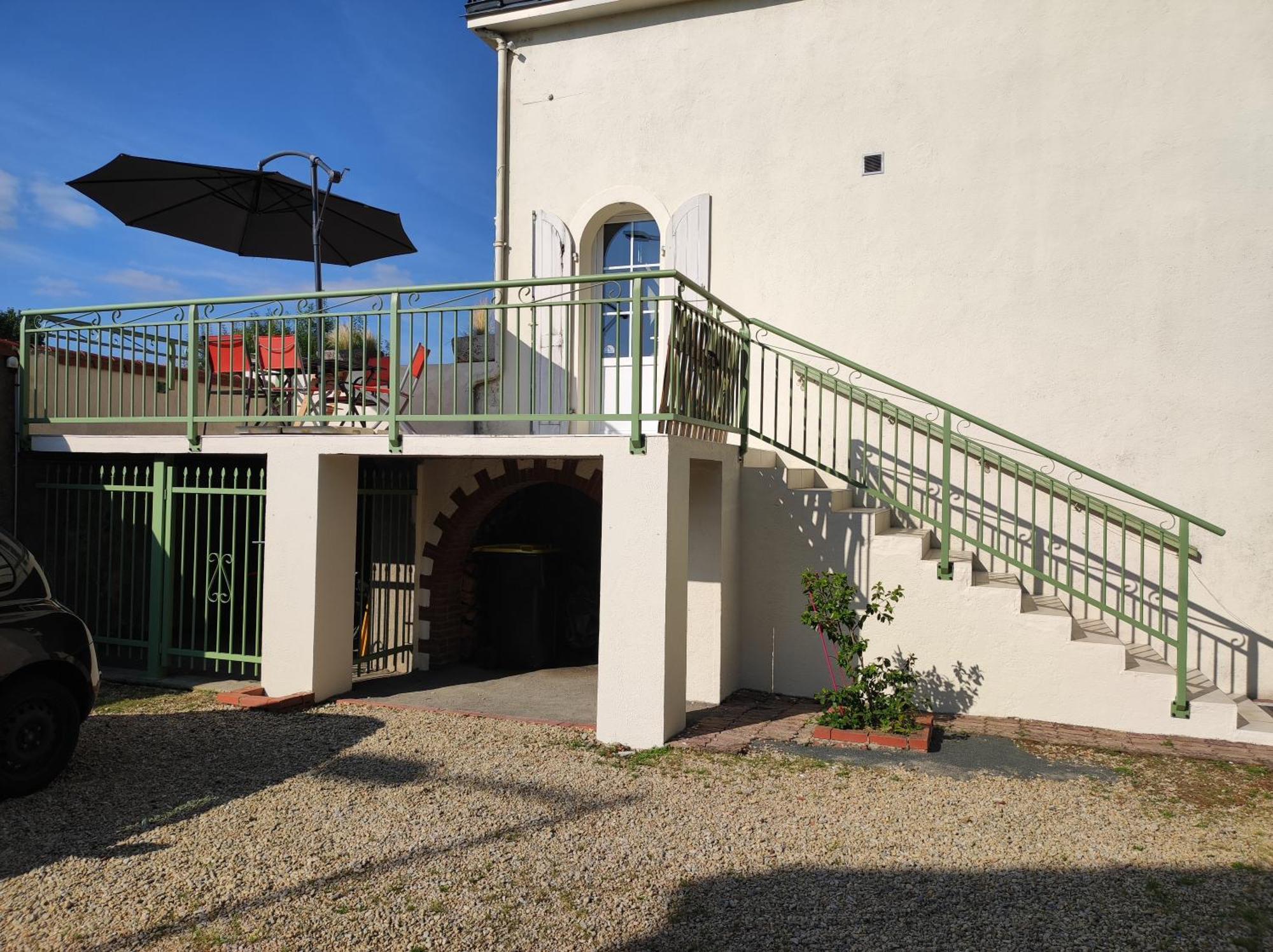 Lucriolla Hotel Oree-d'Anjou Bagian luar foto